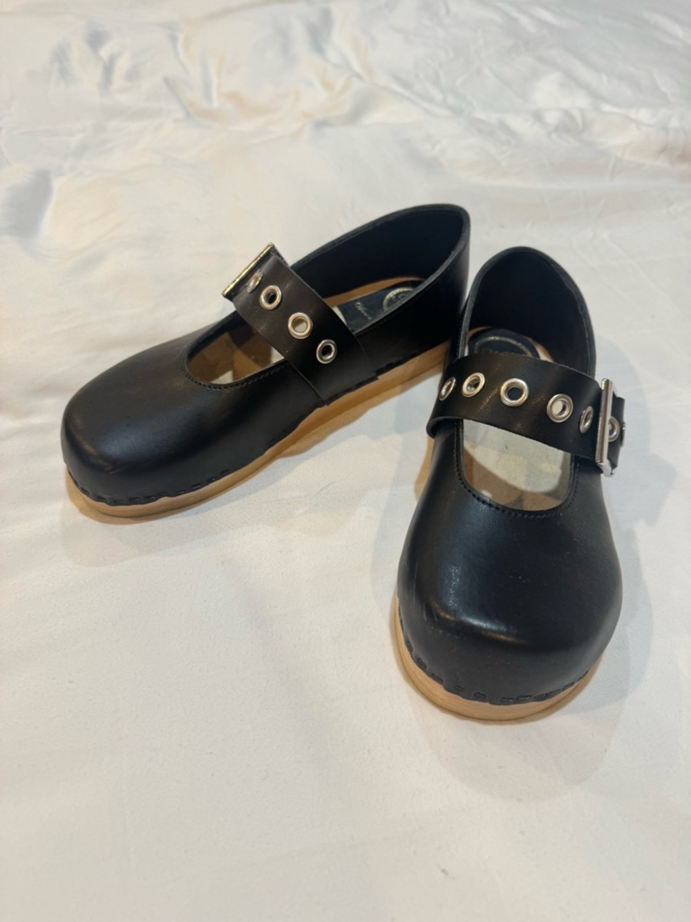 No.6 Mary Jane Clogs